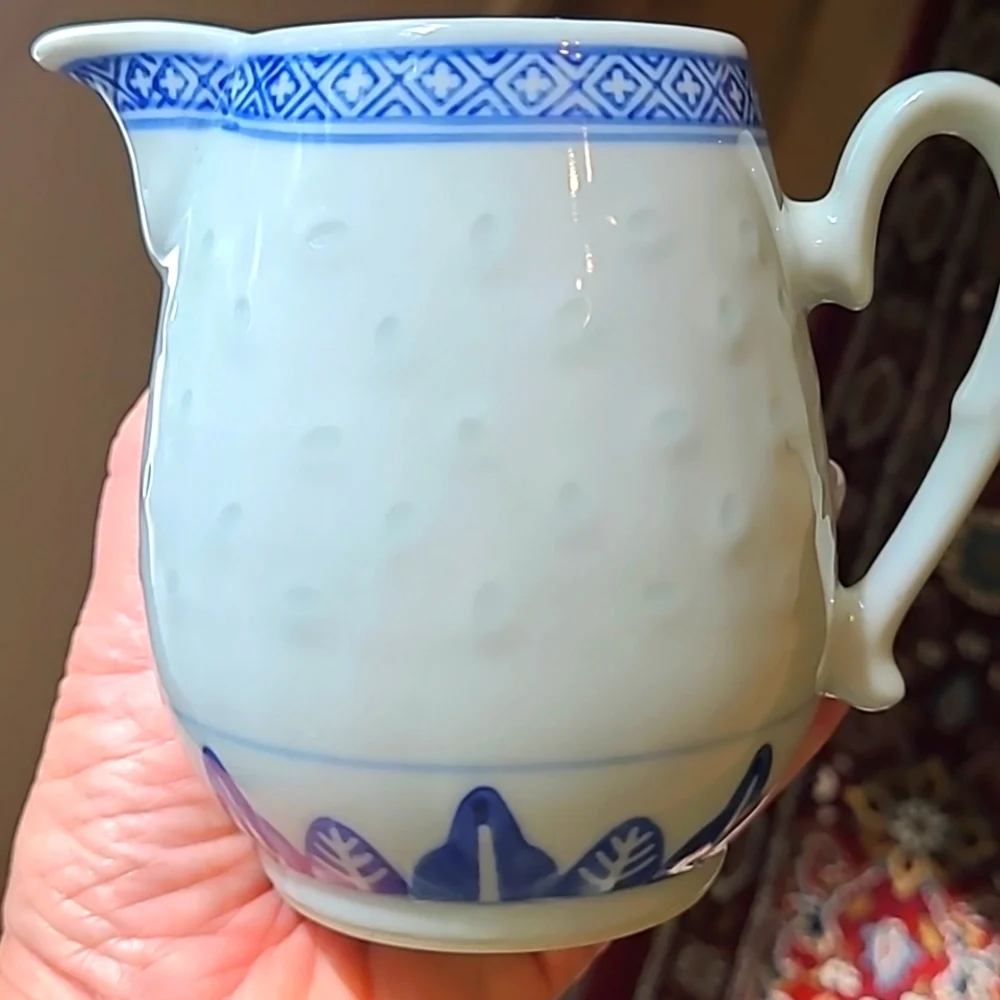 Chinese Rice Grain Eyes Pattern White Flower Cups Set of 4 with Creamer Vintage
